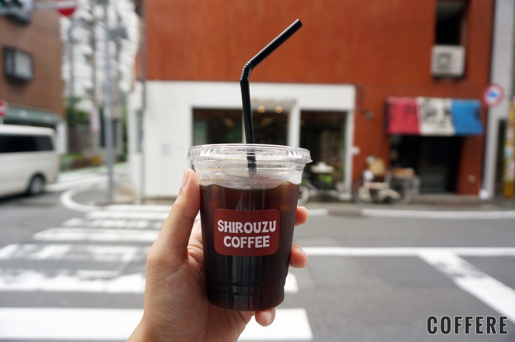 SHIROUZU COFFEE 警固店のテイクアウトカップ