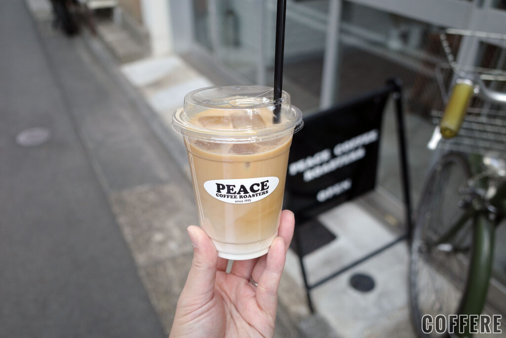 PEACE COFFEE ROASTERS 新川店のテイクアウトカップ